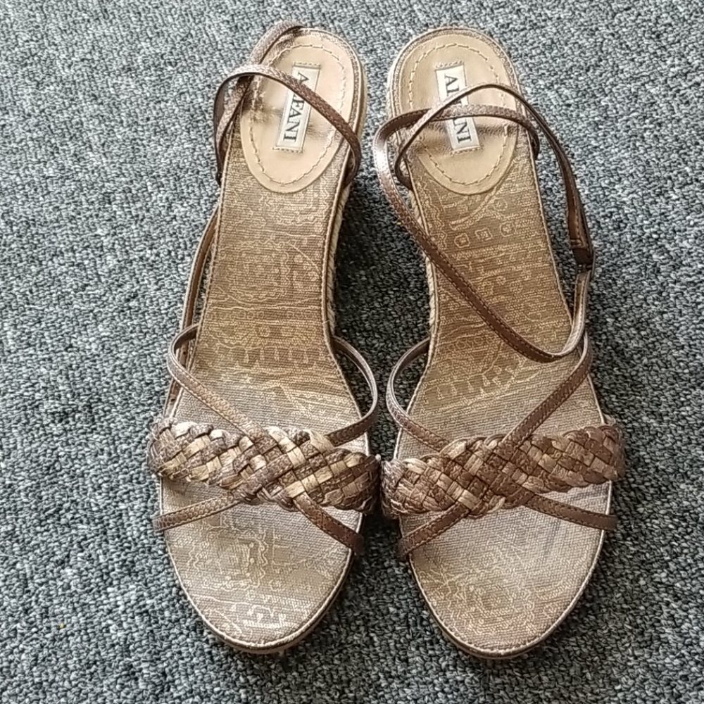 Sandles